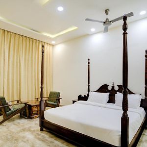 Palette - Madhogarh